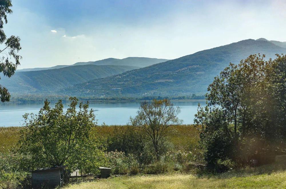 SAPANCA GÖLÜNE SIFIR SATILIK EMSALSİZ VİLLA